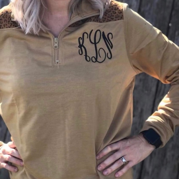 Personalized cheetah pullover - Picture 2 of 2